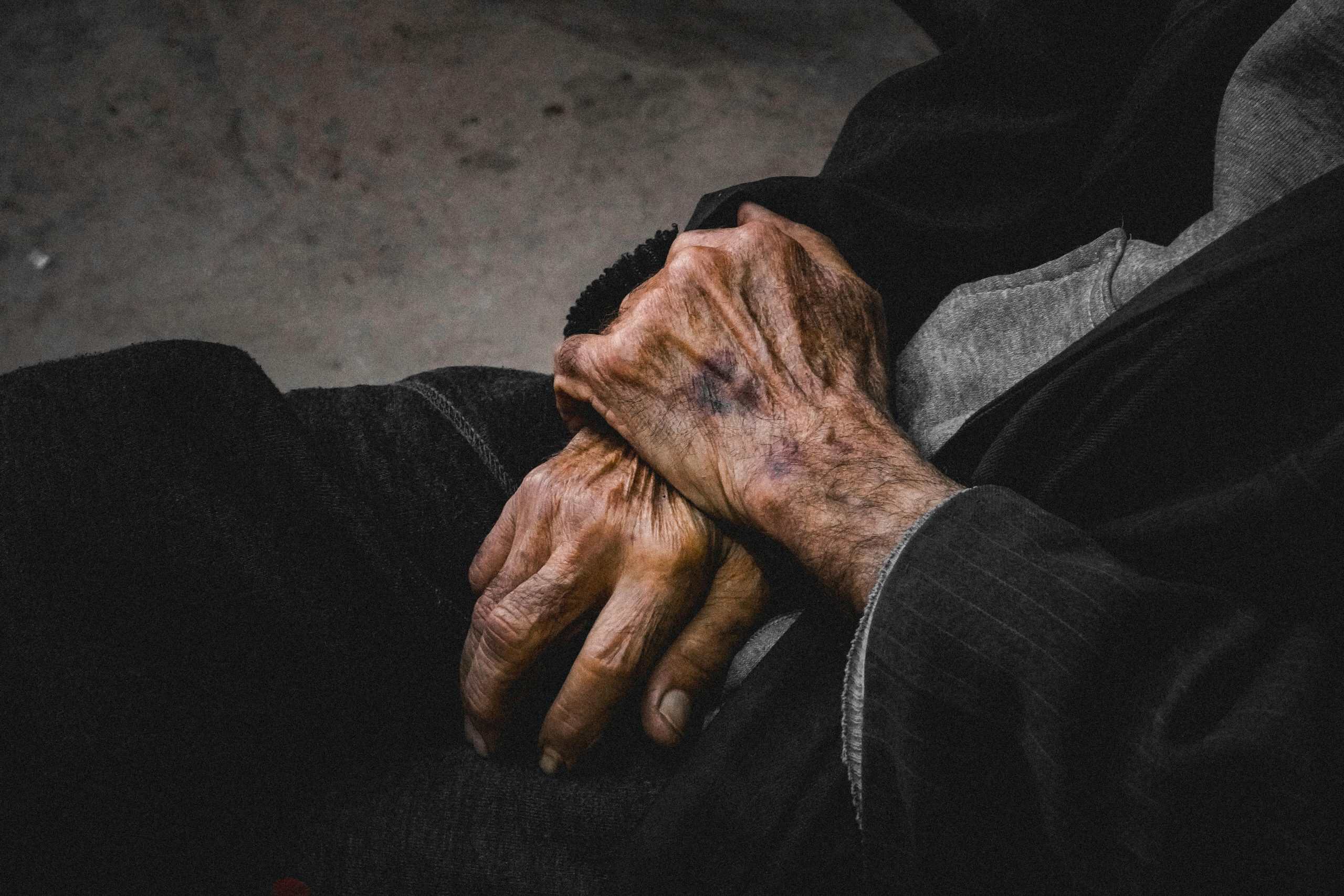 elder hands1